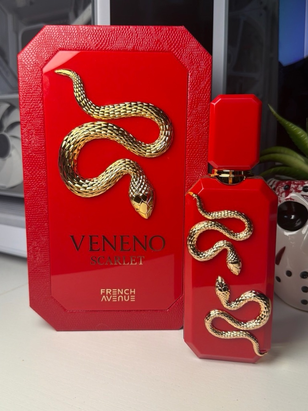 Veneno Scarlet Extrait De Parfum by French Avenue